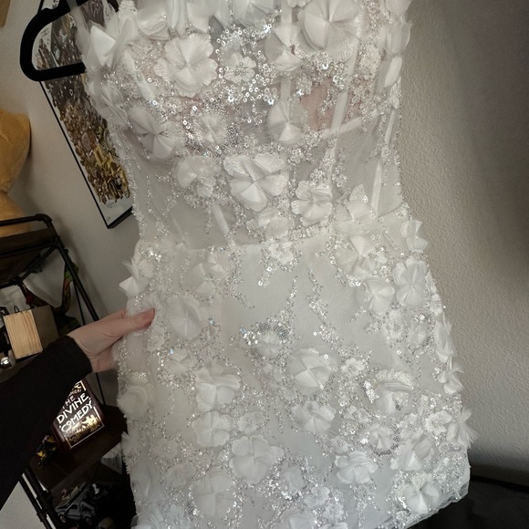 Chic Strapless White Floral Dress - Picture 13 of 16